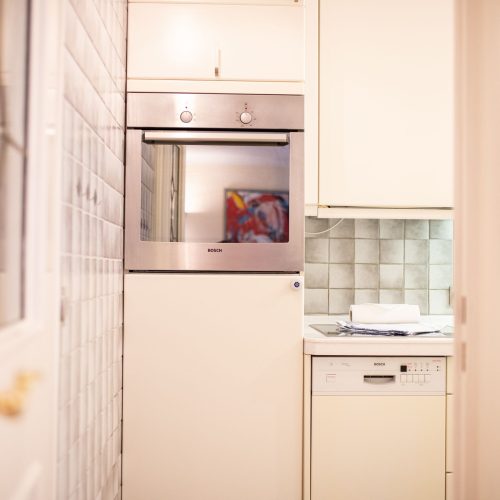 Küche mit Backofen in Ferienwohnung in Garmisch-Partenkirchen