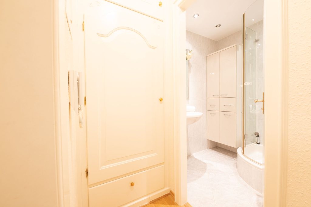 Badezimmereingang in Ferienwohnung in Garmisch-Partenkirchen