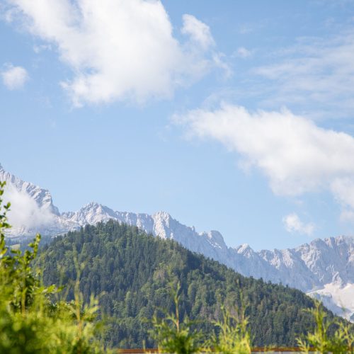 Ausblick auf die Alpen in Ferienwohnung in Garmisch-Partenkirchen