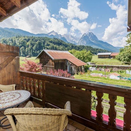 Balkon im Sommer in Ferienwohnung in Garmisch-Partenkirchen