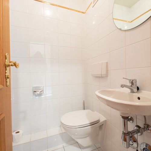 Badezimmereingang in Ferienwohnung in Garmisch-Partenkirchen