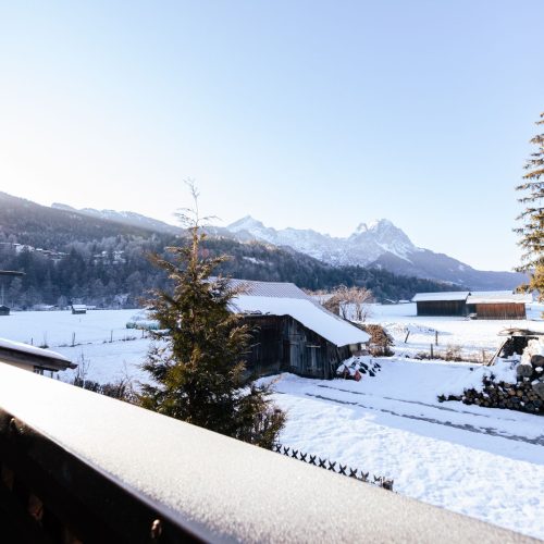 Landschaft mit Schnee in Ferienwohnung in Garmisch-Partenkirchen