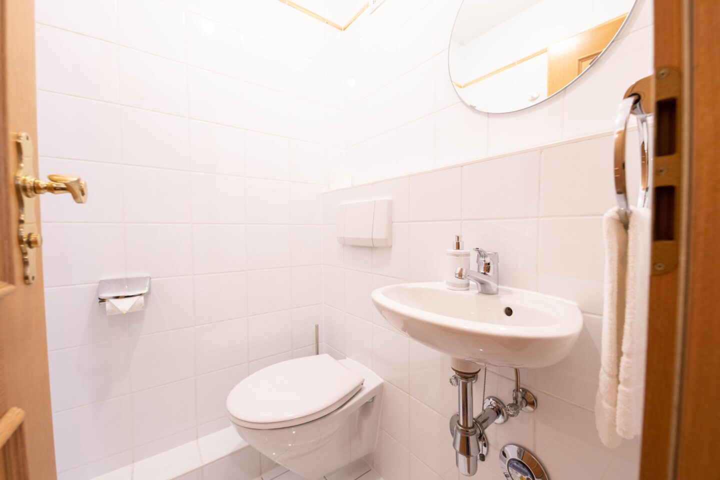 Eingang zum Bad in Ferienwohnung in Garmisch-Partenkirchen