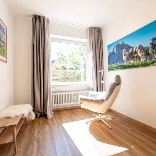 Langes Wandbild mit Schafen in Ferienwohnung in Garmisch-Patenkirchen