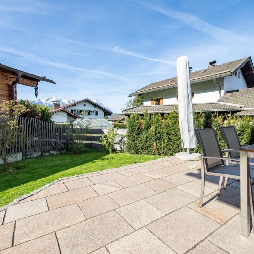Terrasse und Gartenmöbel Ferienwohnung in Garmisch-Partenkirchen