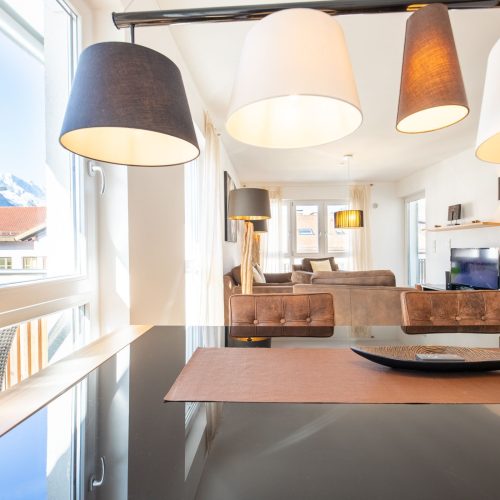 Modern eingerichteter Wohnbereich in Ferienwohnung in Garmisch-Patenkirchen