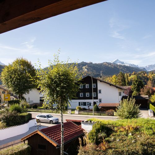 Sicht auf die Berge in Ferienwohnung in Garmisch-Partenkirchen